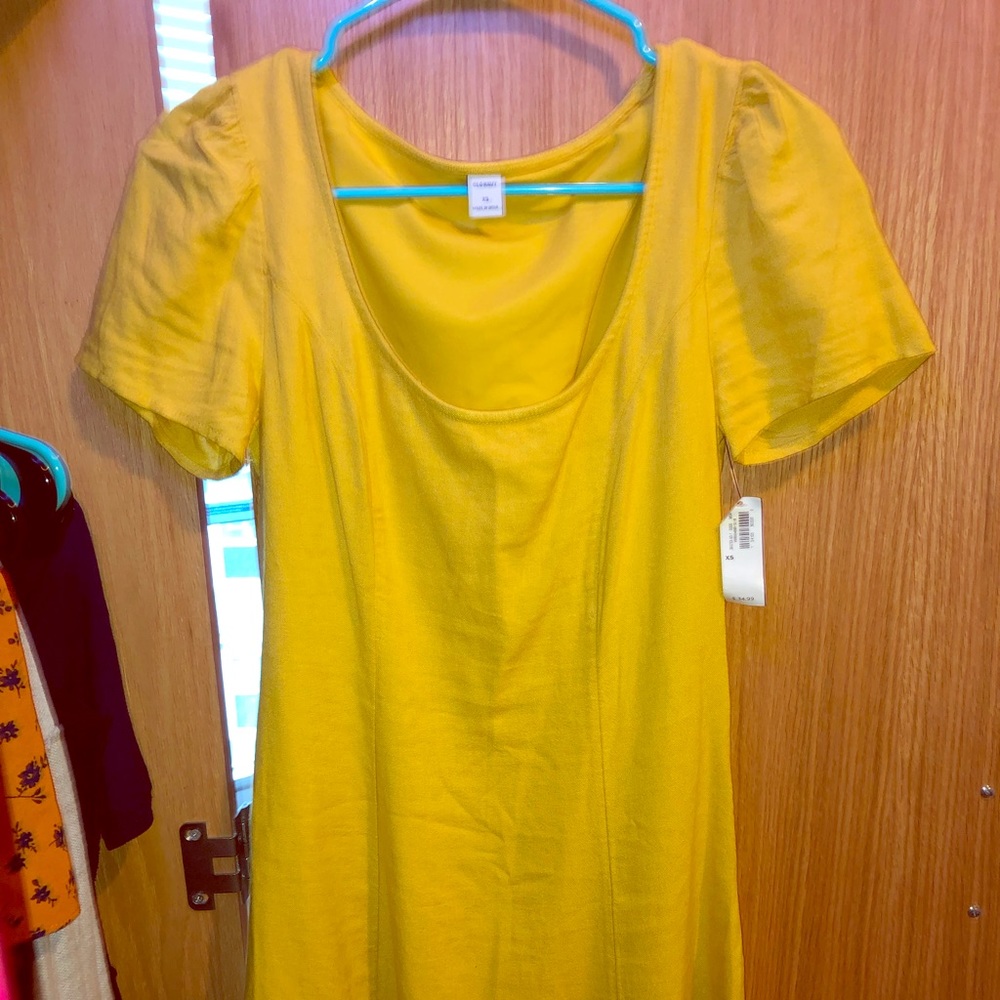 Old Navy 90s style dress
